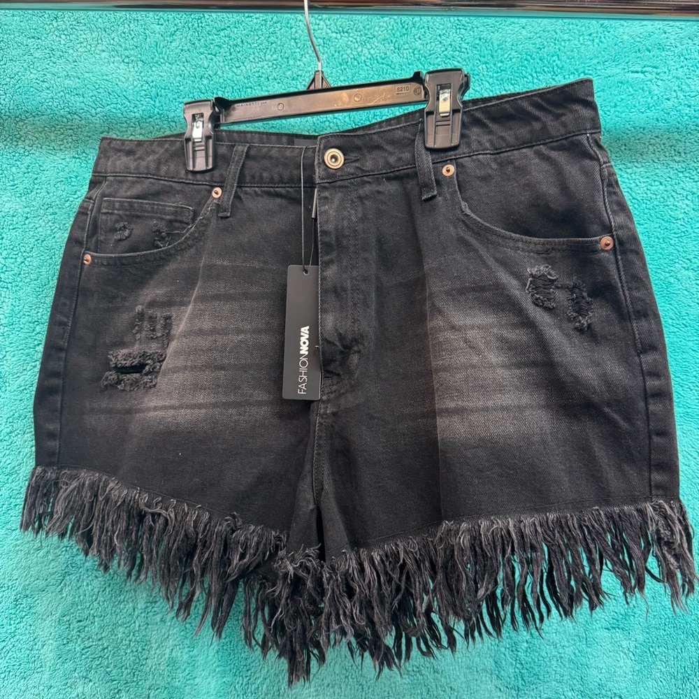 Fashion Nova Black Frayed Hem Distressed Denim Shorts (A-17)